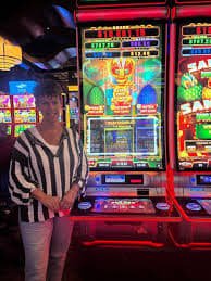 a80 app တွင် Video Slots ကစားနေသော မြင်ကွင်း